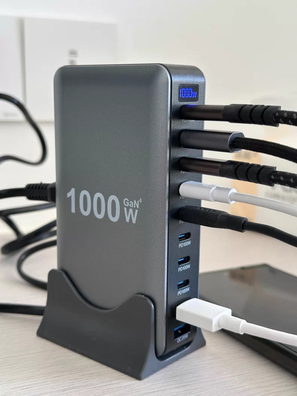 1000W / 320W GaN Desktop Charging Station – Multi-Port USB-C Fast Charger with Intelligent Power Allocation
